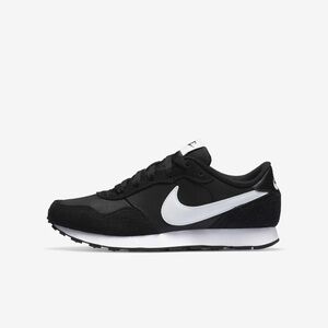 Nike MD Valiant Black and White Big Kids 5.5Y Women’s 7